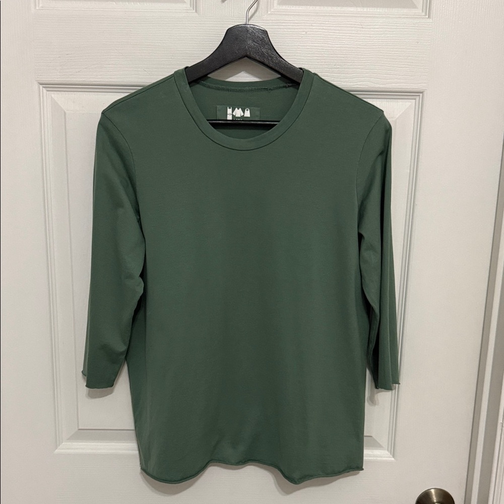 Labo Art 100% cotton green scoop neck